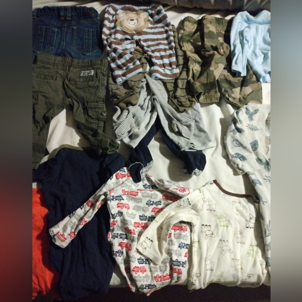 Assorted Carter's 6 Months Long Sleeve/Pant Clothing - Picture 10 of 11